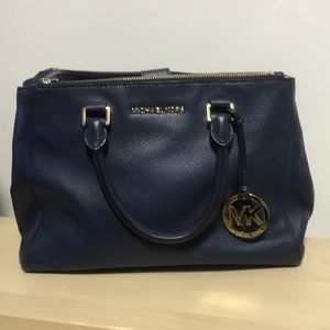 Authentic Michael Kors Bedford handbag